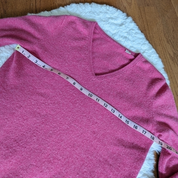 100% CASHMERE pink knit v neck pullover sweater women's Small - Picture 8 of 10